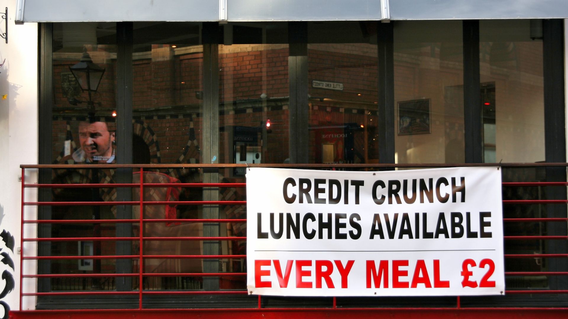 File:22 2007-2008 global financial crisis effect in Bristol UK - credit crunch lunch.jpg