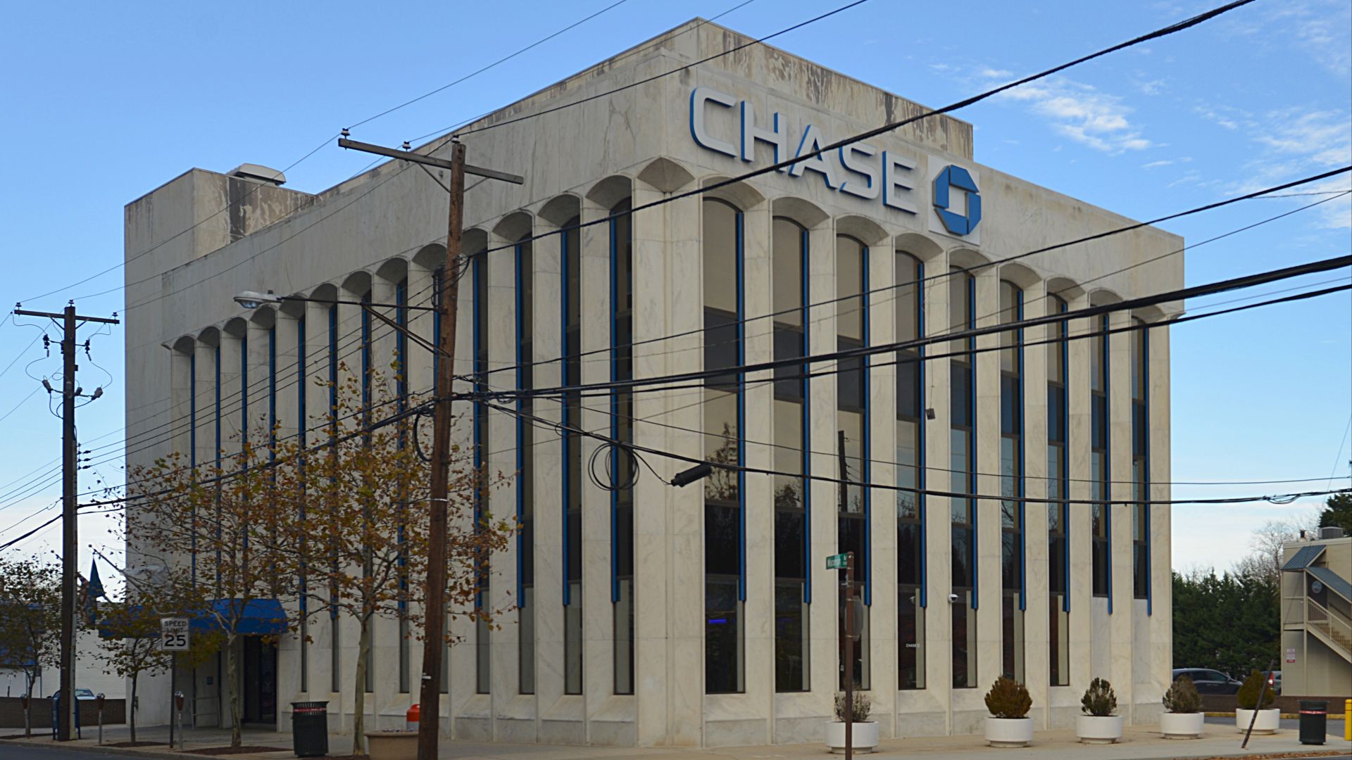 File:Chase Bank 7901 Wisconsin Ave Bethesda MD 2021-11-27 14-35-17 1.jpg
