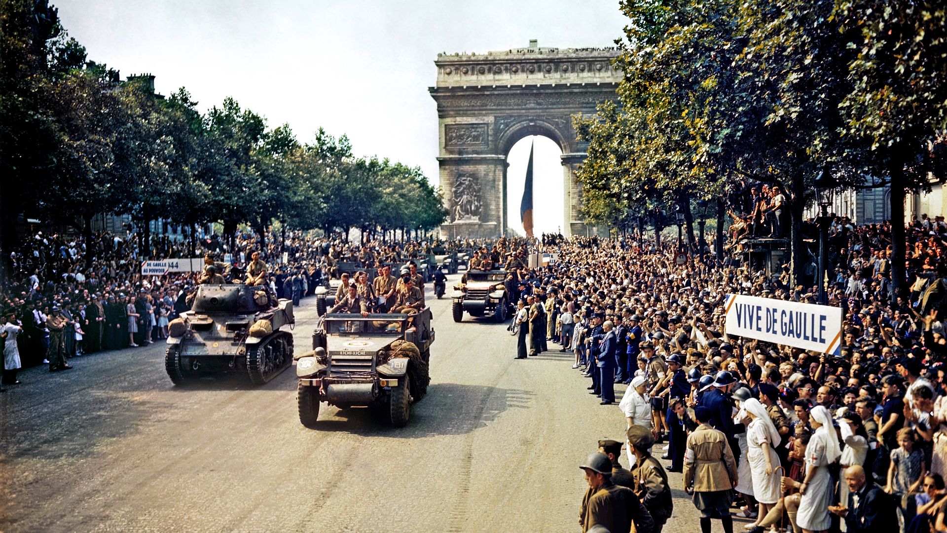 File:Crowds of French patriots line the Champs Elysees-edit2.jpg