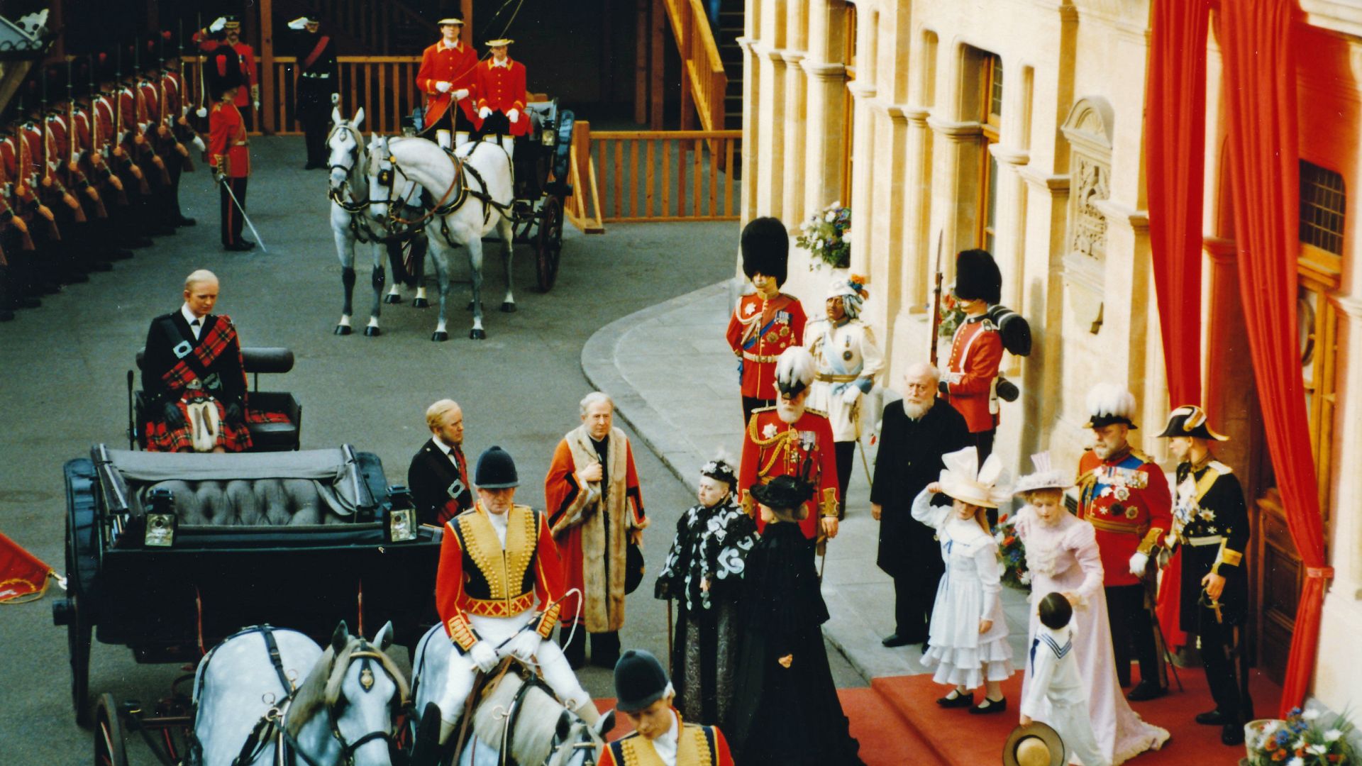File:Royalty and Railways, Windsor - 8507282771.jpg
