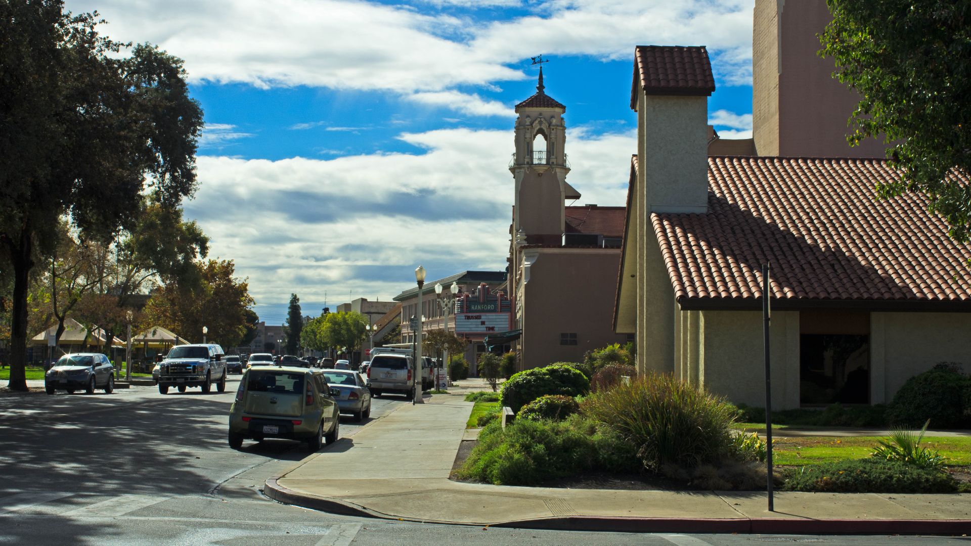 File:Sunny Morning in Downtown Hanford (15541298548).jpg
