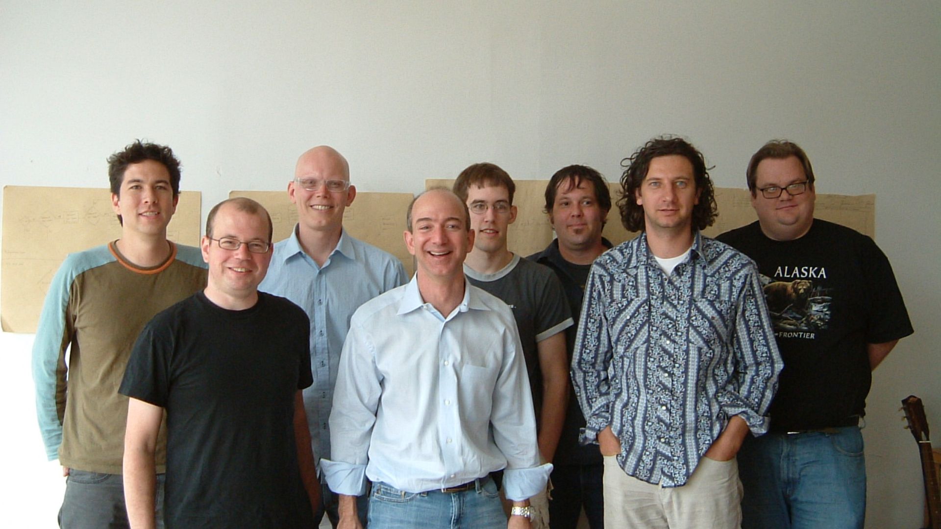 File:Jeff Bezos visits the Robot Co-op in 2005.jpg