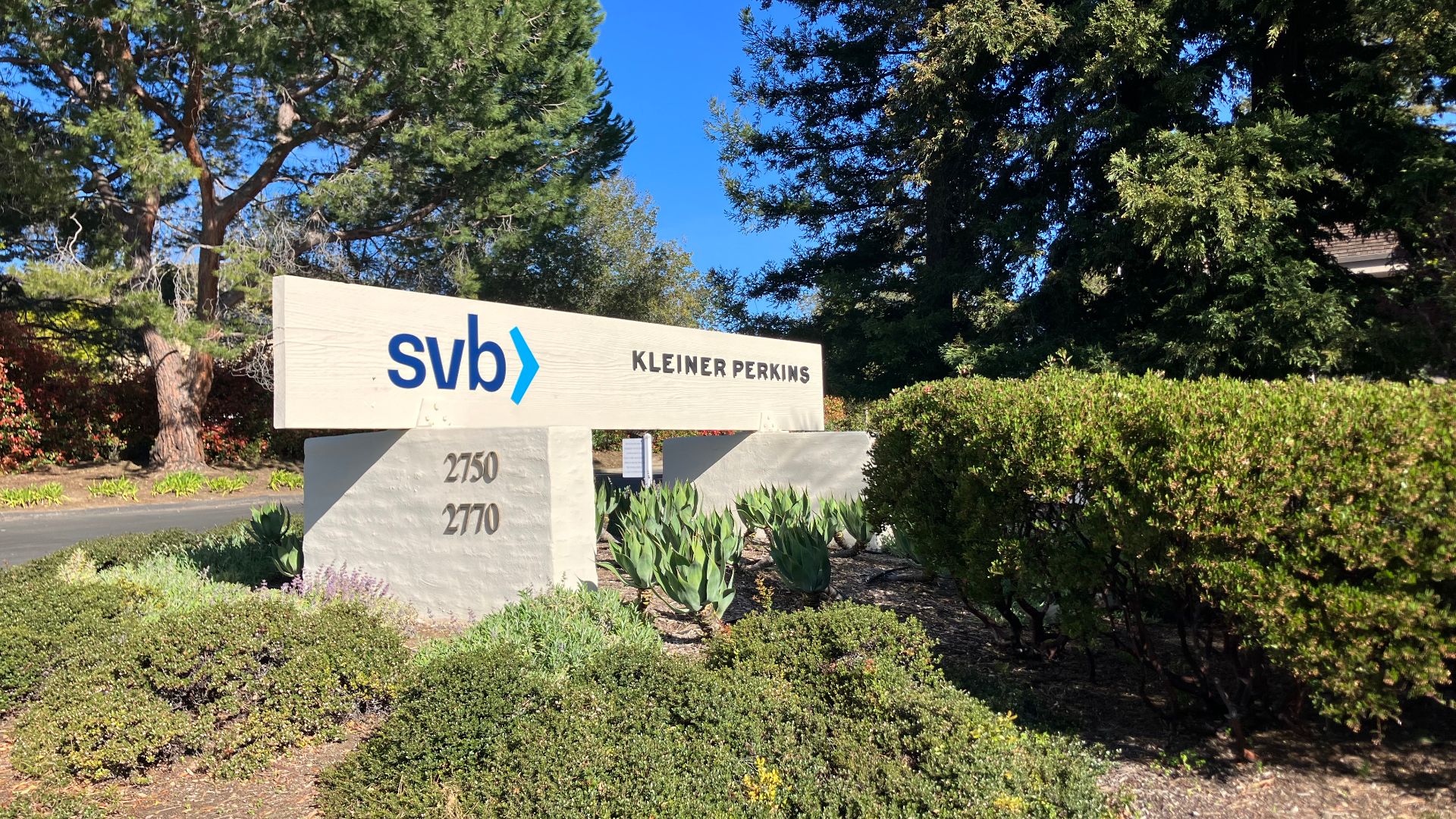 File:SVB Kleiner Perkins Menlo Park April 2023.jpg