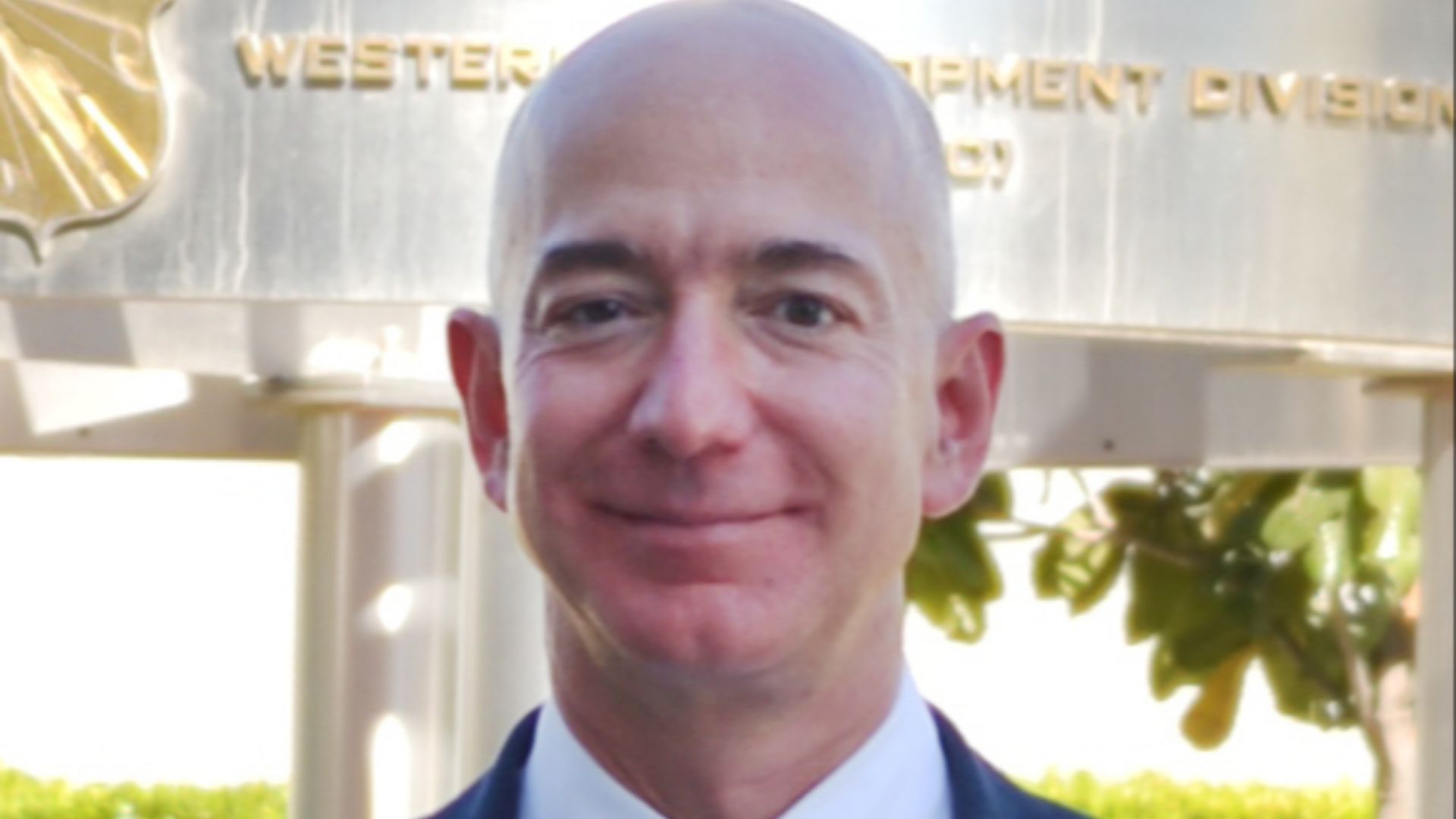 File:Jeff Bezos-171027-F-DC888008 (25610066788) (cropped).jpg