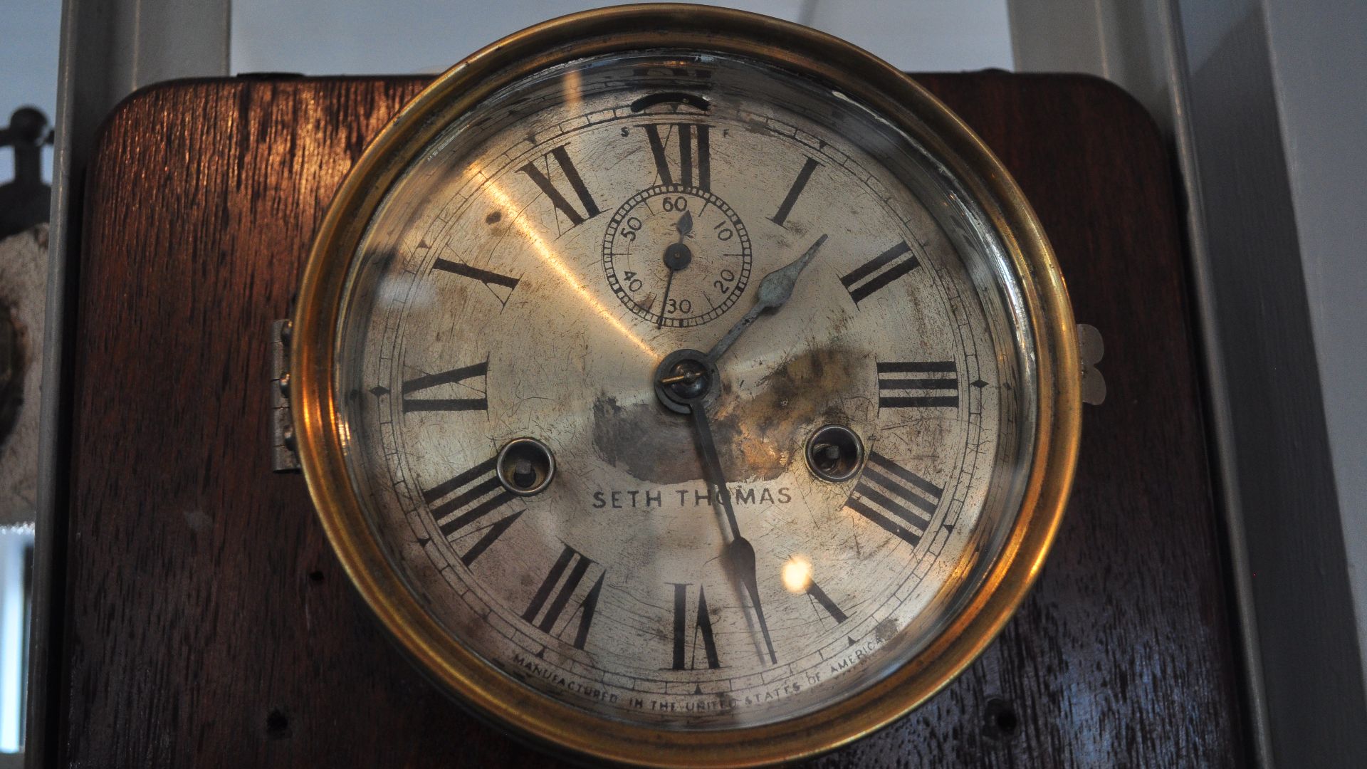 File:Virginia V (ship, 1922) engine room 10 - old Seth Thomas wall clock.jpg