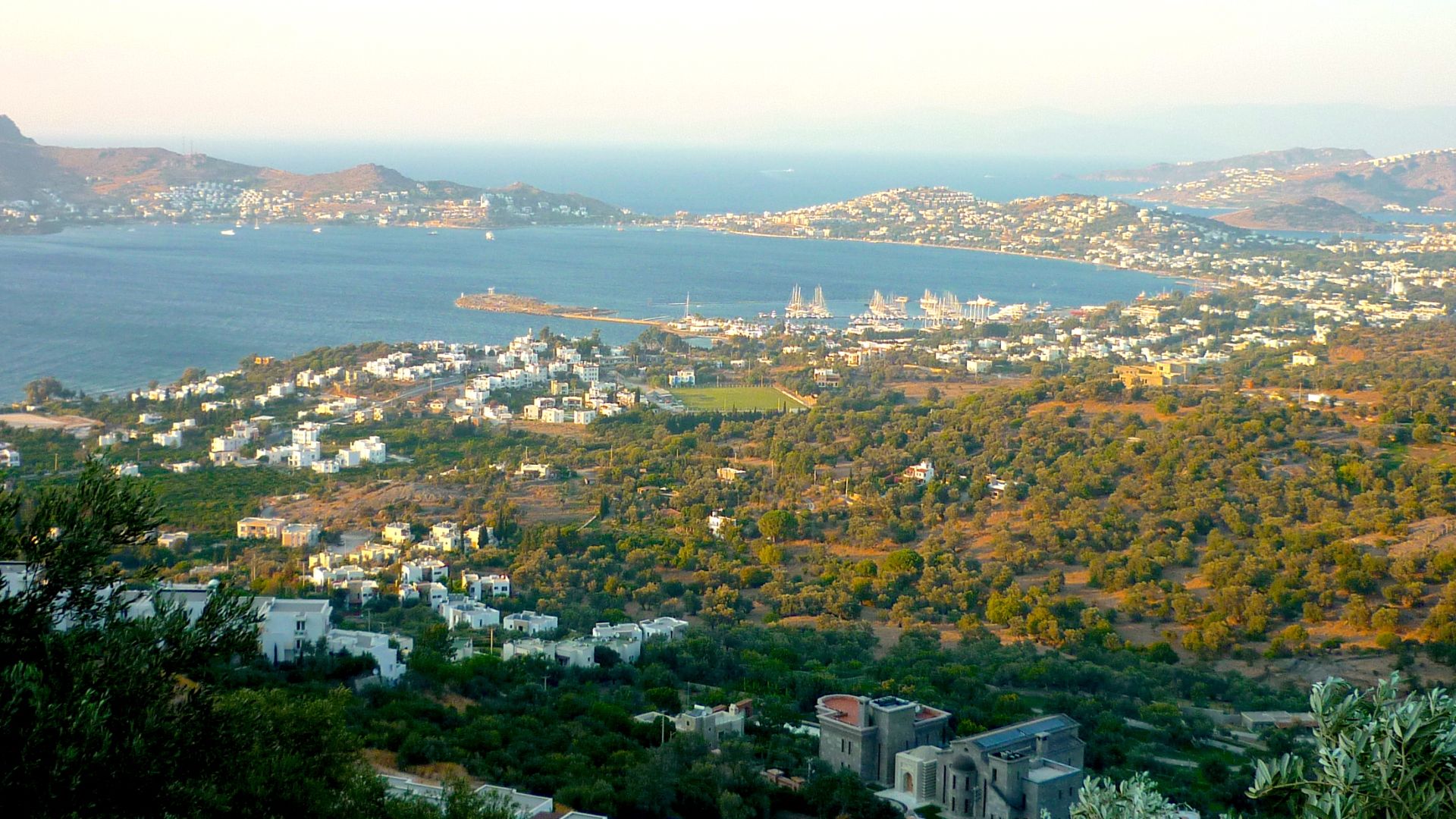 File:Yalıkavak bay, taken from hilltop to the south, Sept 2011.jpg