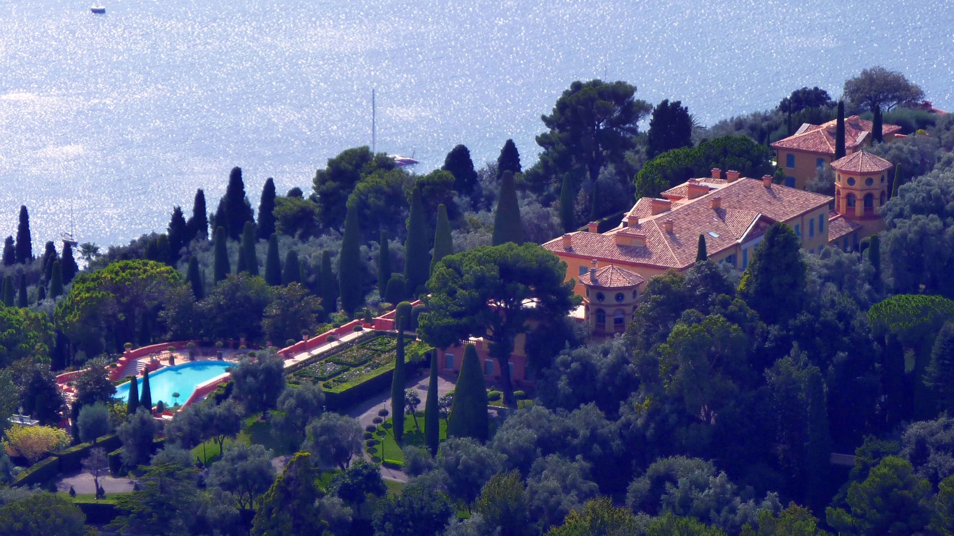 File:Villa Leopolda Villefranche-sur-Mer.JPG