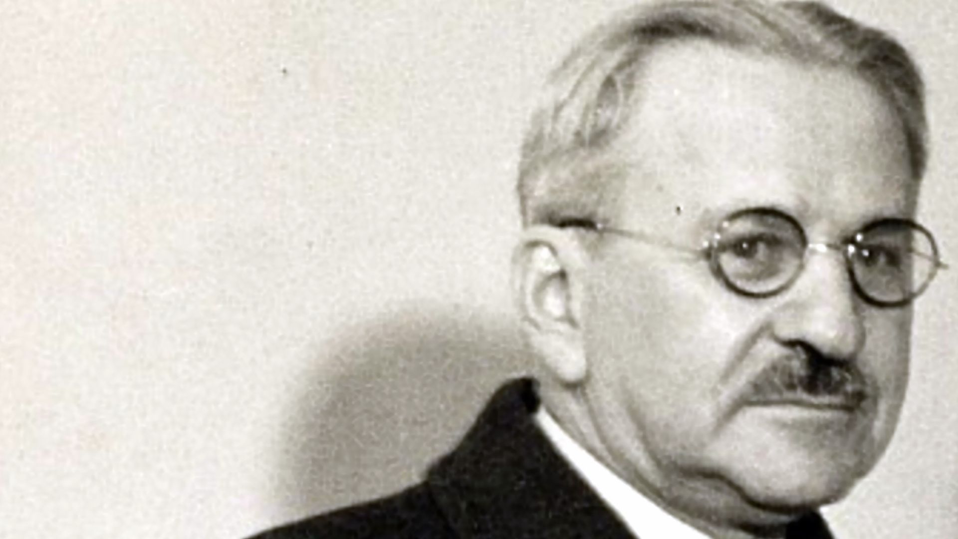 File:Albert Kahn (1932).jpg