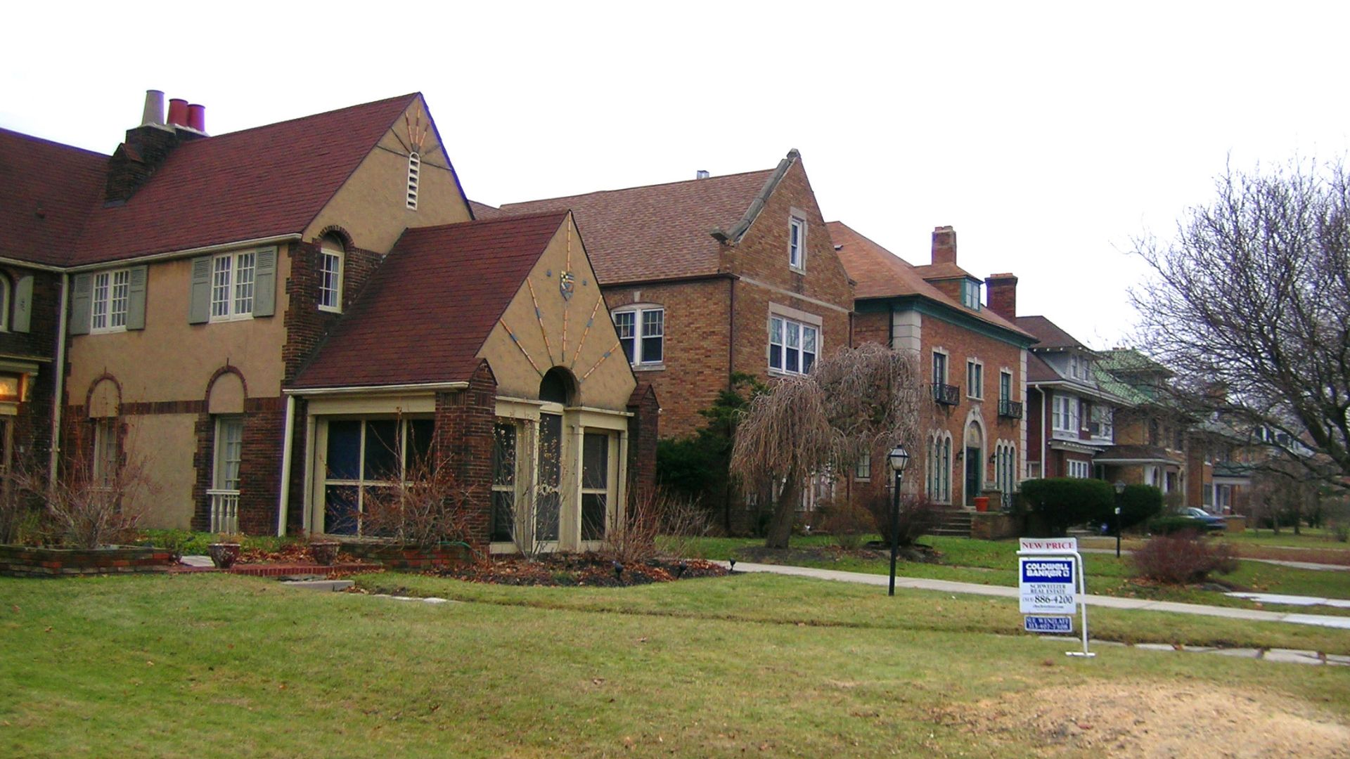 File:Street scape in Boston-Edison.jpg