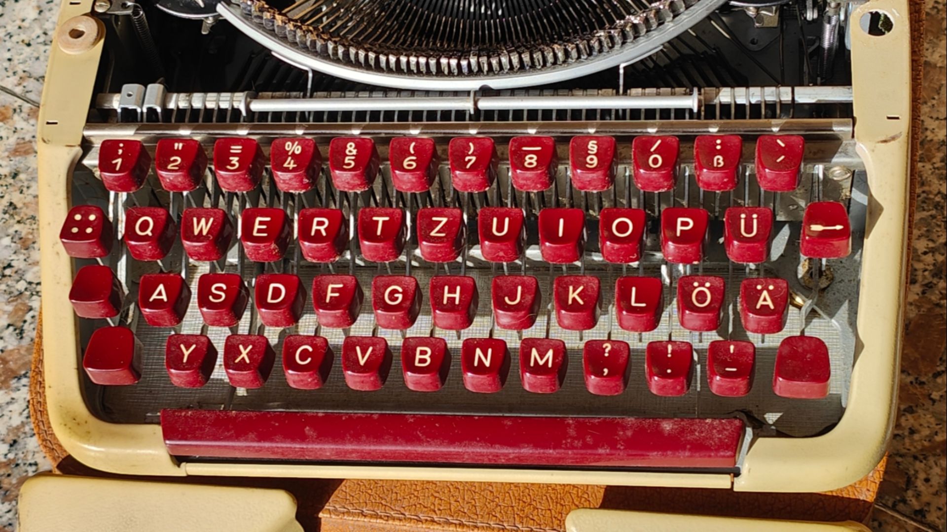 File:Olympia Splendid 33.jpg