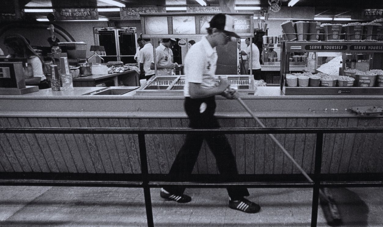 Gettyimages - 162081095, AUG 20 1982, AUG 29 1982; Cinderella Twin employee mops up after concession stand is stormed; AUG 20 1982, AUG 29 1982; Cinderella Twin employee mops up after concession stand is stormed