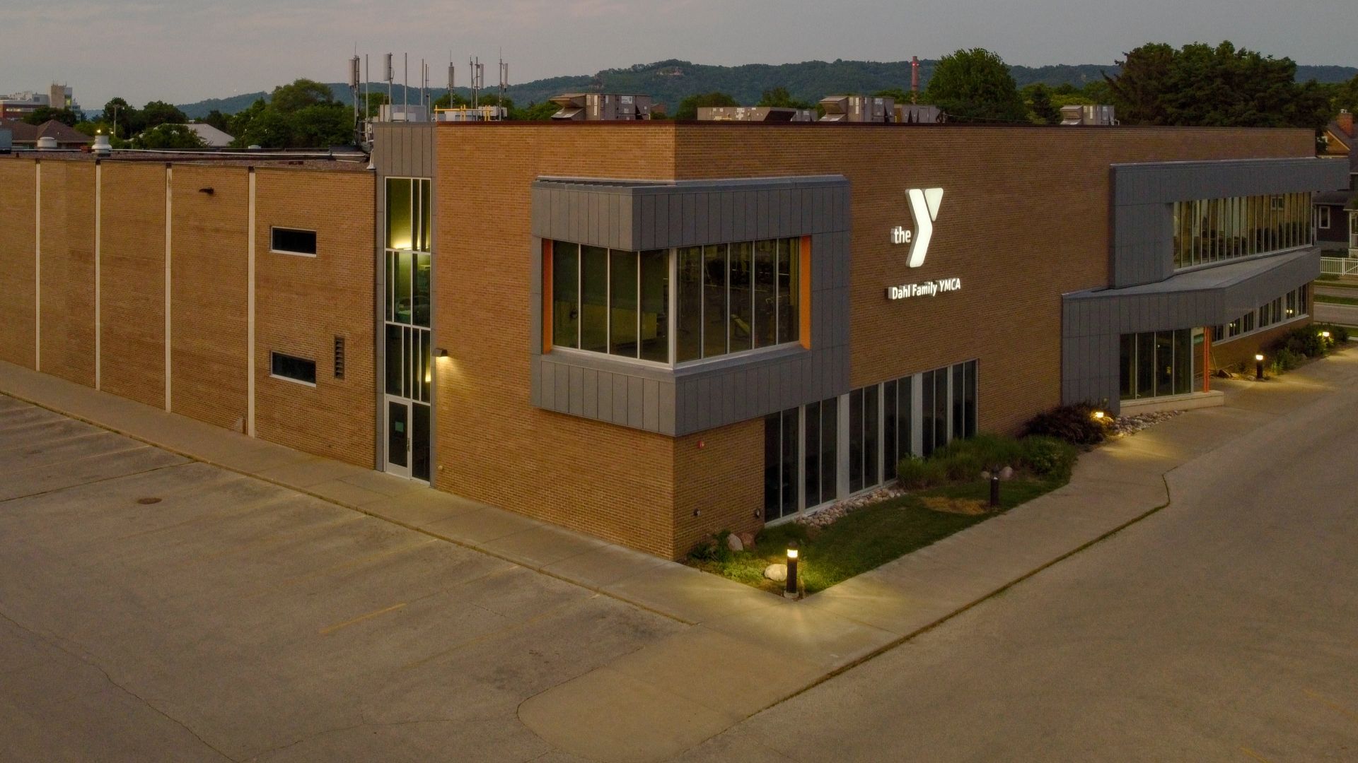 File:La Crosse YMCA.webp