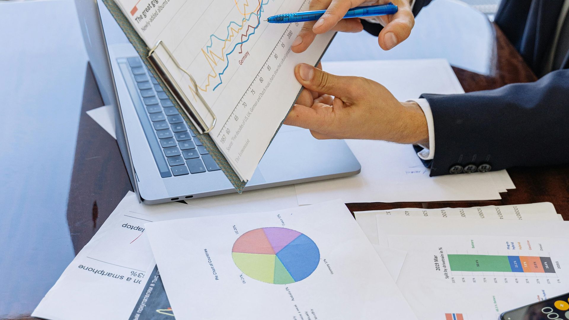 Antoni Shkraba Studio