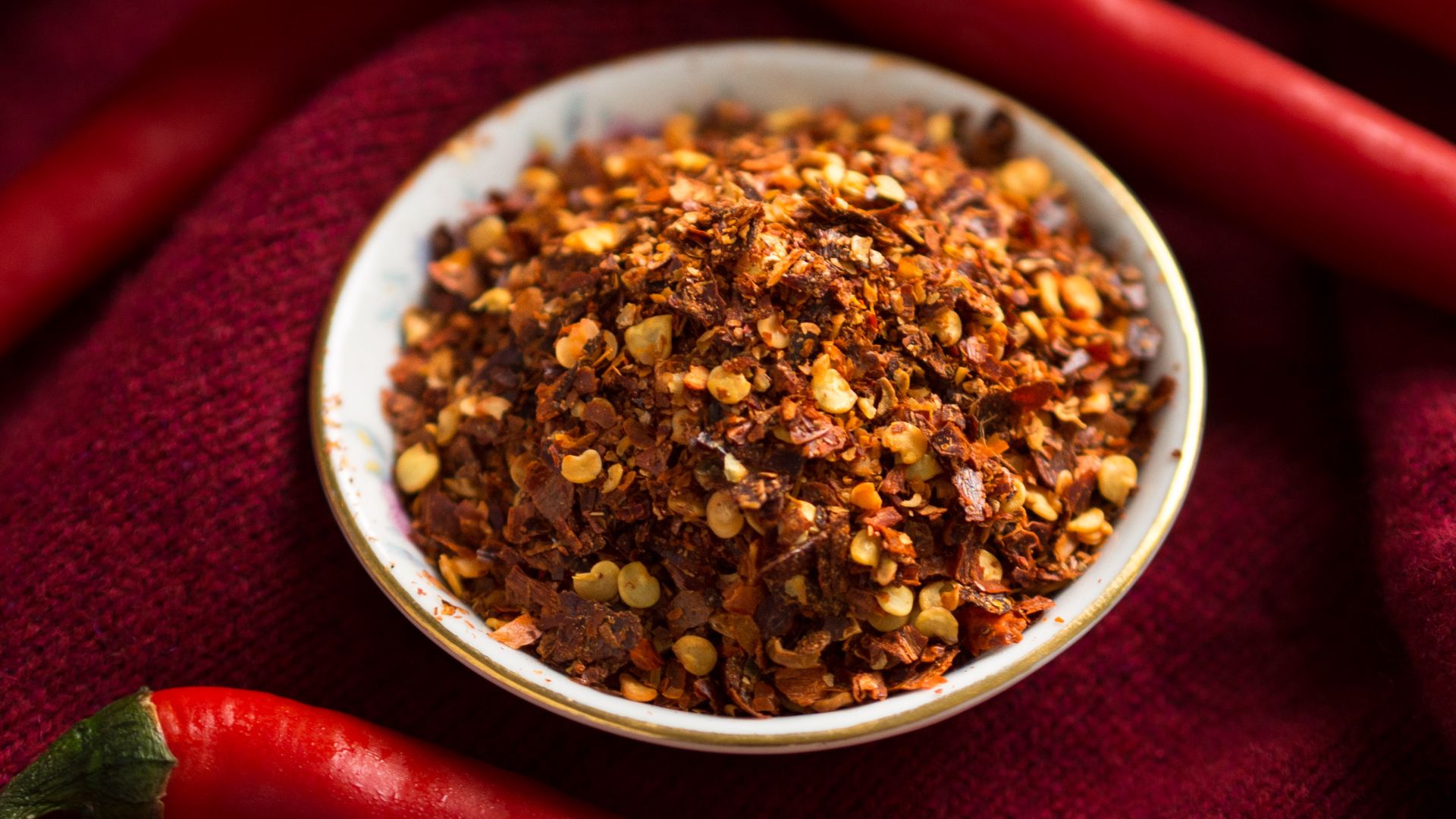File:2014 Dried chilli flakes.jpg