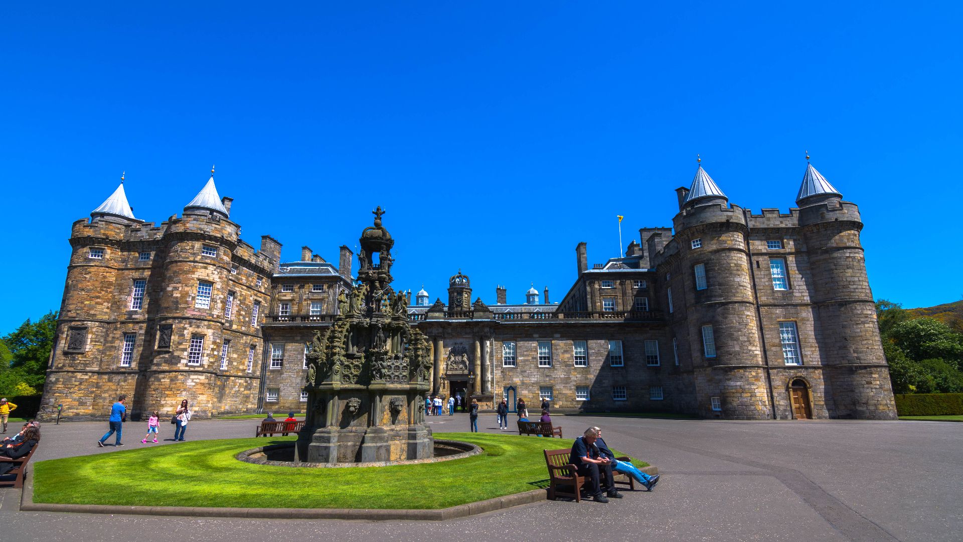 File:Palace of Holyroodhouse.jpg