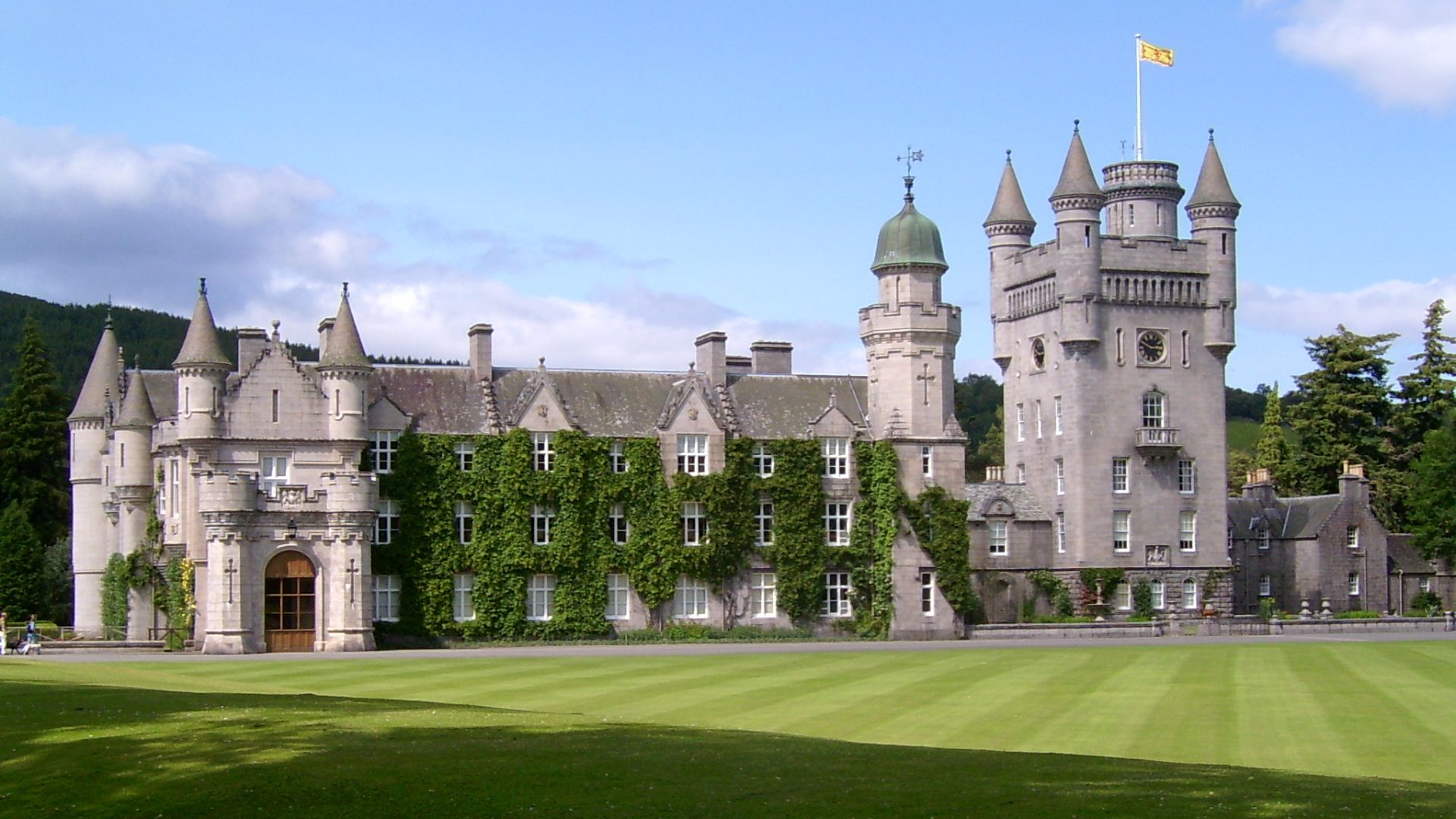 File:Balmoral Castle.jpg