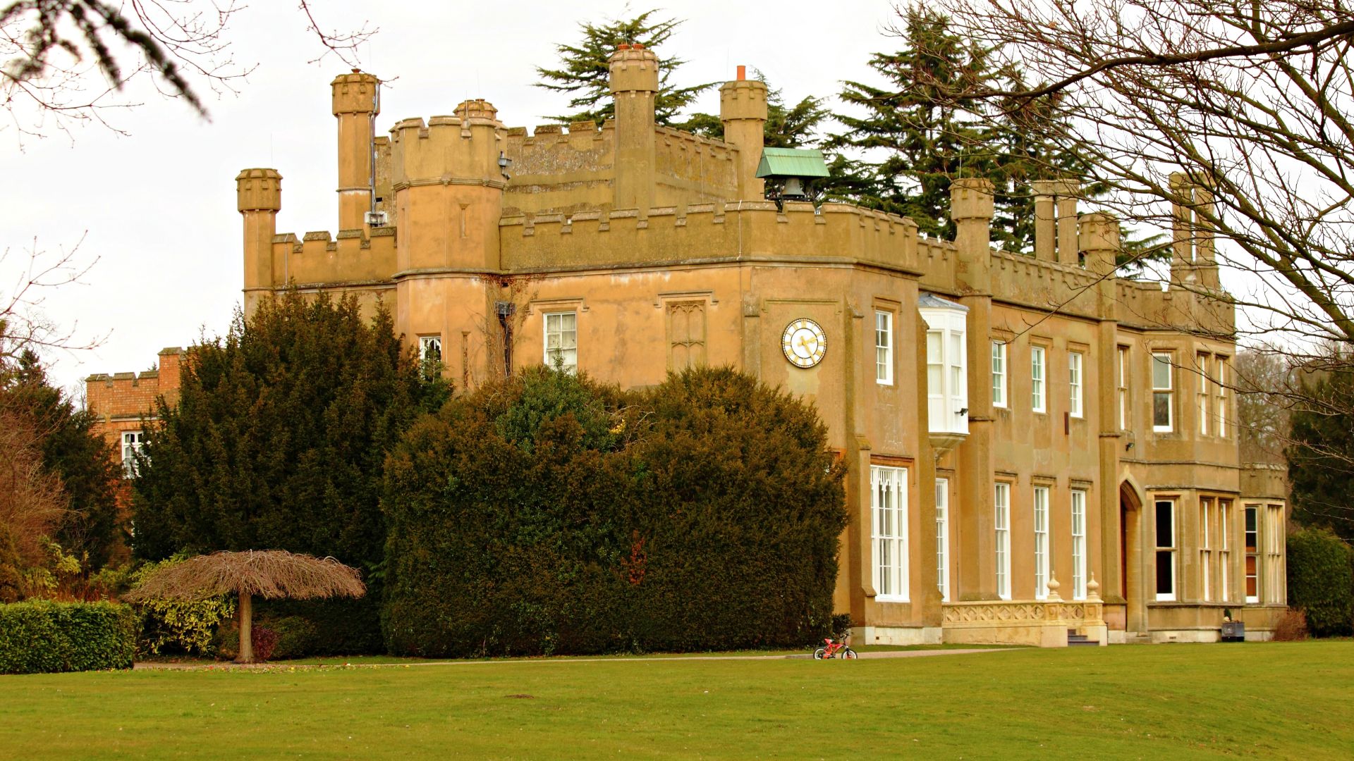 File:Nonsuch Palace 04.jpg