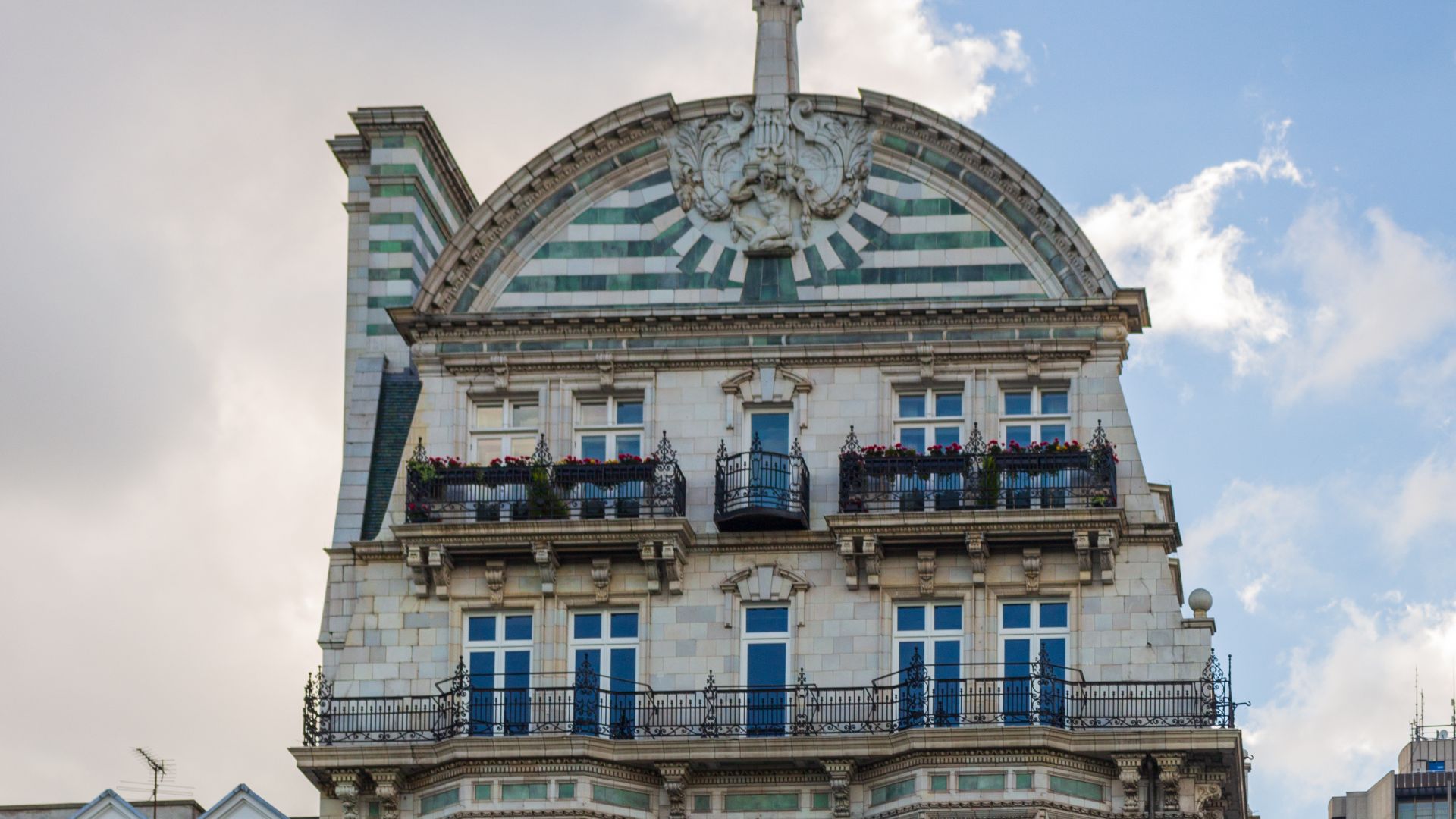 File:Gloucester House, London - 2014-06-07.jpg