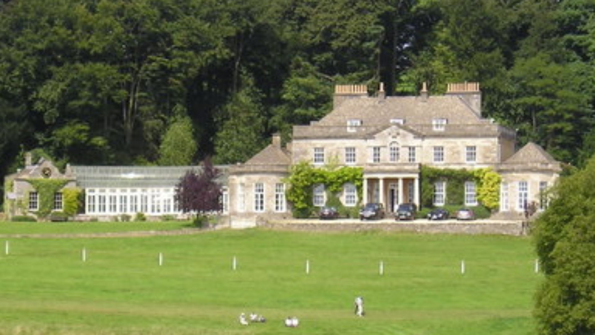 File:Gatcombe Park House (geograph 1662860).jpg