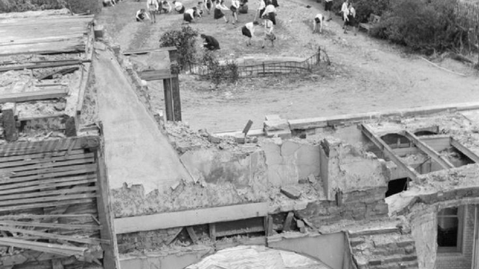 File:Britain's Youth Prepares- Girls Create Allotments on Bomb Site, London, England, 1942 D8919.jpg