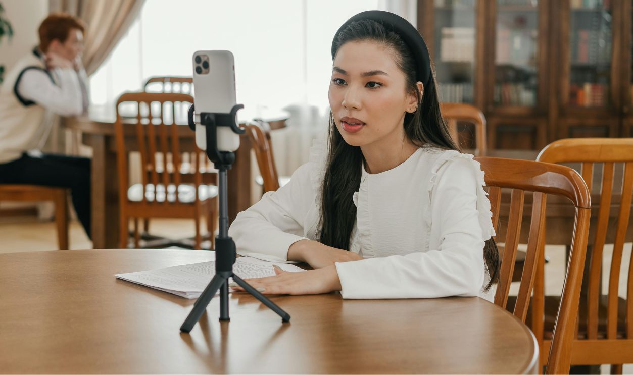 Start Creating Helpful Content To Show Authority