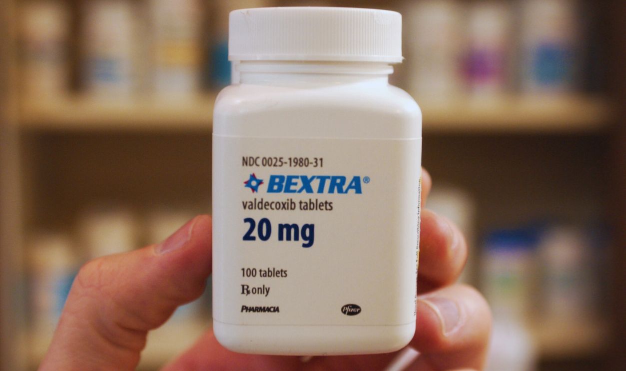 Gettyimages - 1315760194, 12/23/04 Reading,PA- The Prescription drug Bextra, valdecoxib tablets, made by Pfizer. Photographed at the West Reading Drug Store, 538 Penn Ave in West Reading. Photo by Ben Hasty