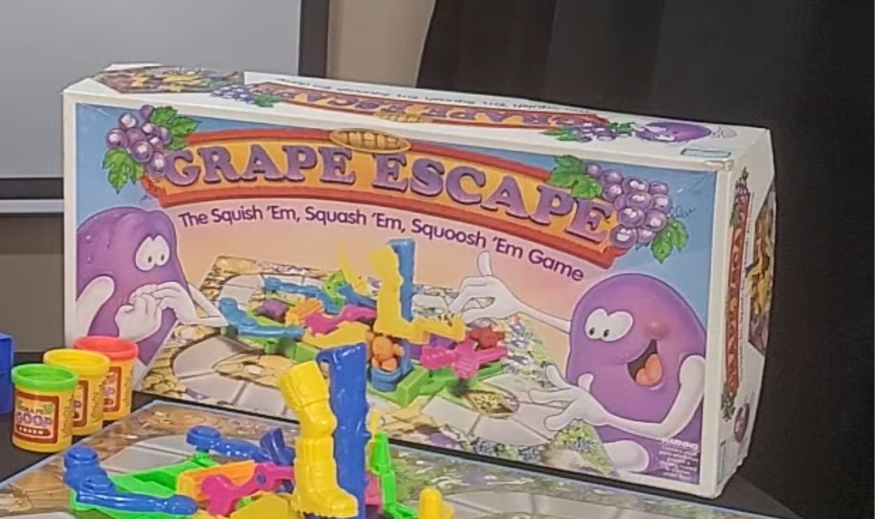 The Grape Escape (1992 Parker Brothers)