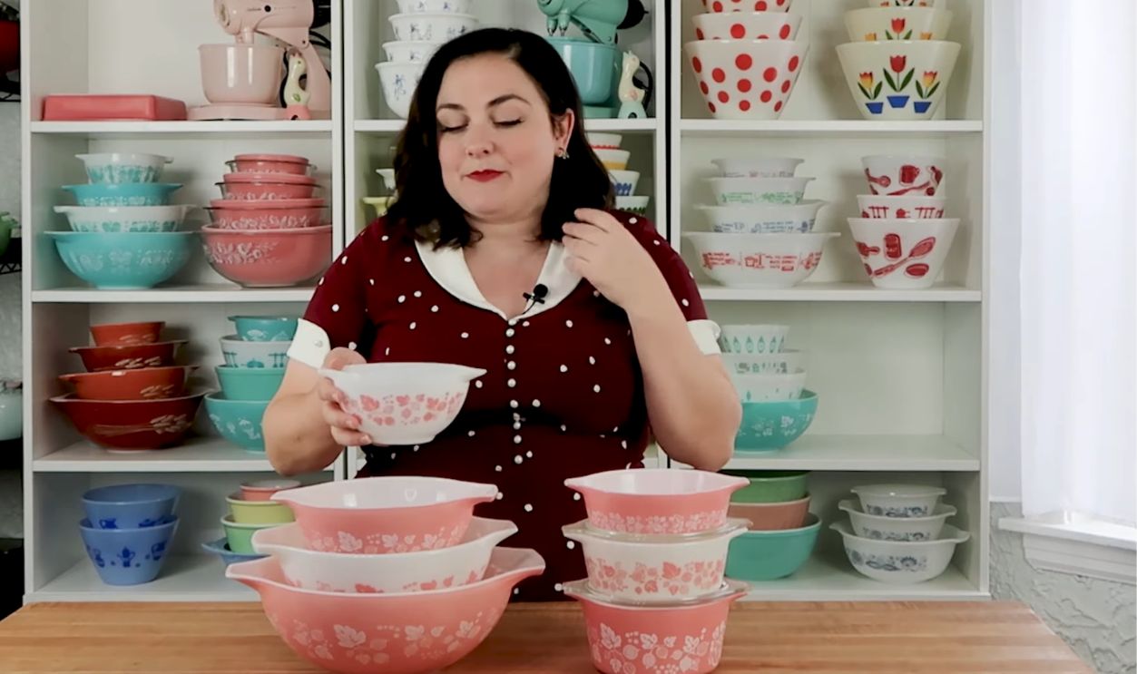 Gooseberry Cinderella Bowls (Pink on White)