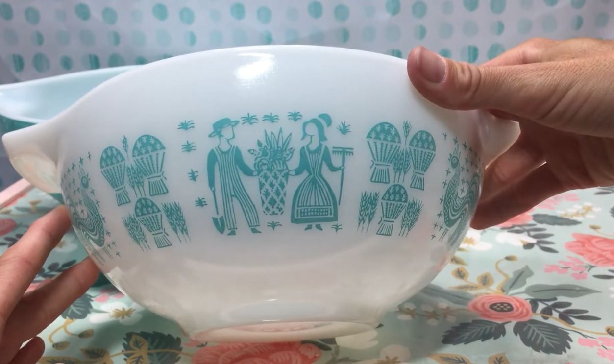 Amish Butterprint Bowls (Aqua on White)
