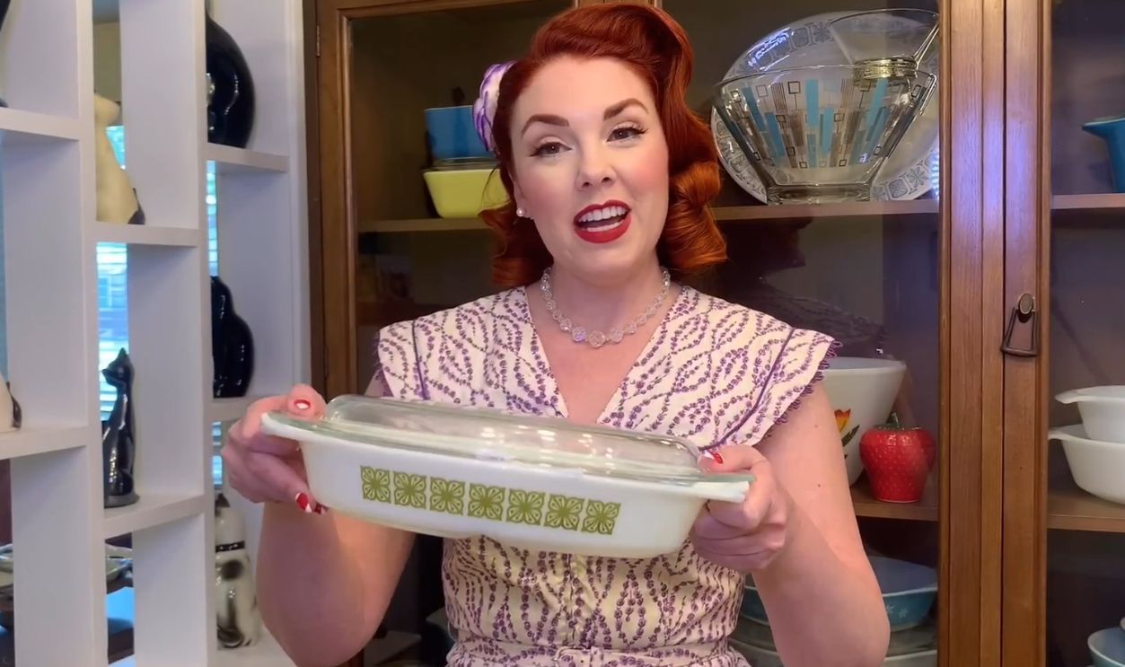 Verde Square Flowers Casseroles