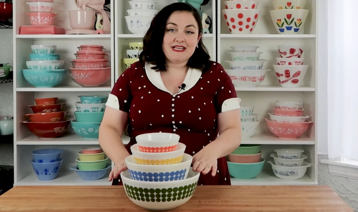 Green Dot Mixing Bowls