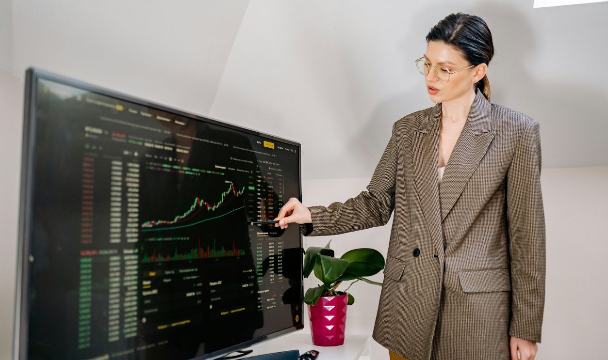 Traditional Income Vs Asset-Based Wealth