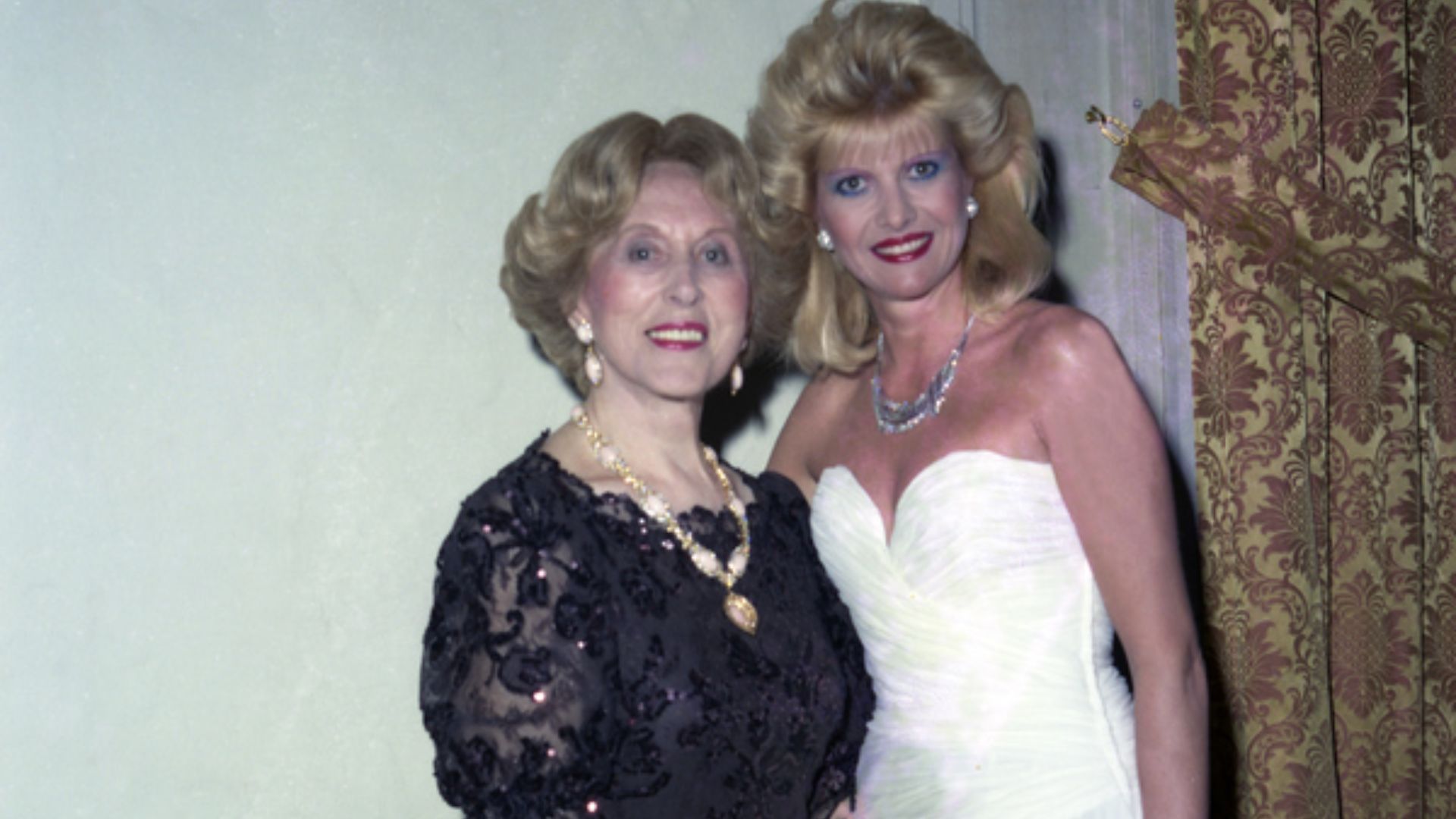 File:Estee Lauder with Ivana Trump.jpg