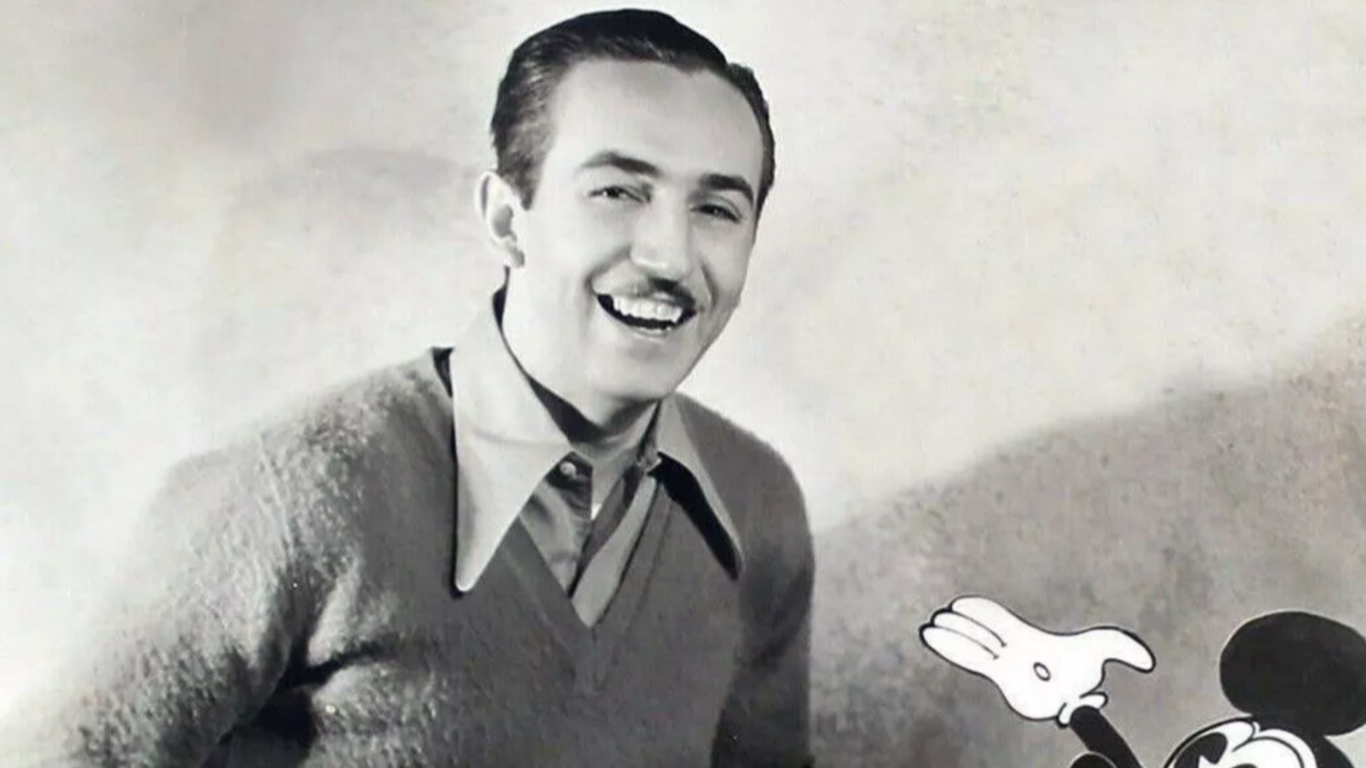 File:Walt Disney with Mickey Mouse in 1929.png