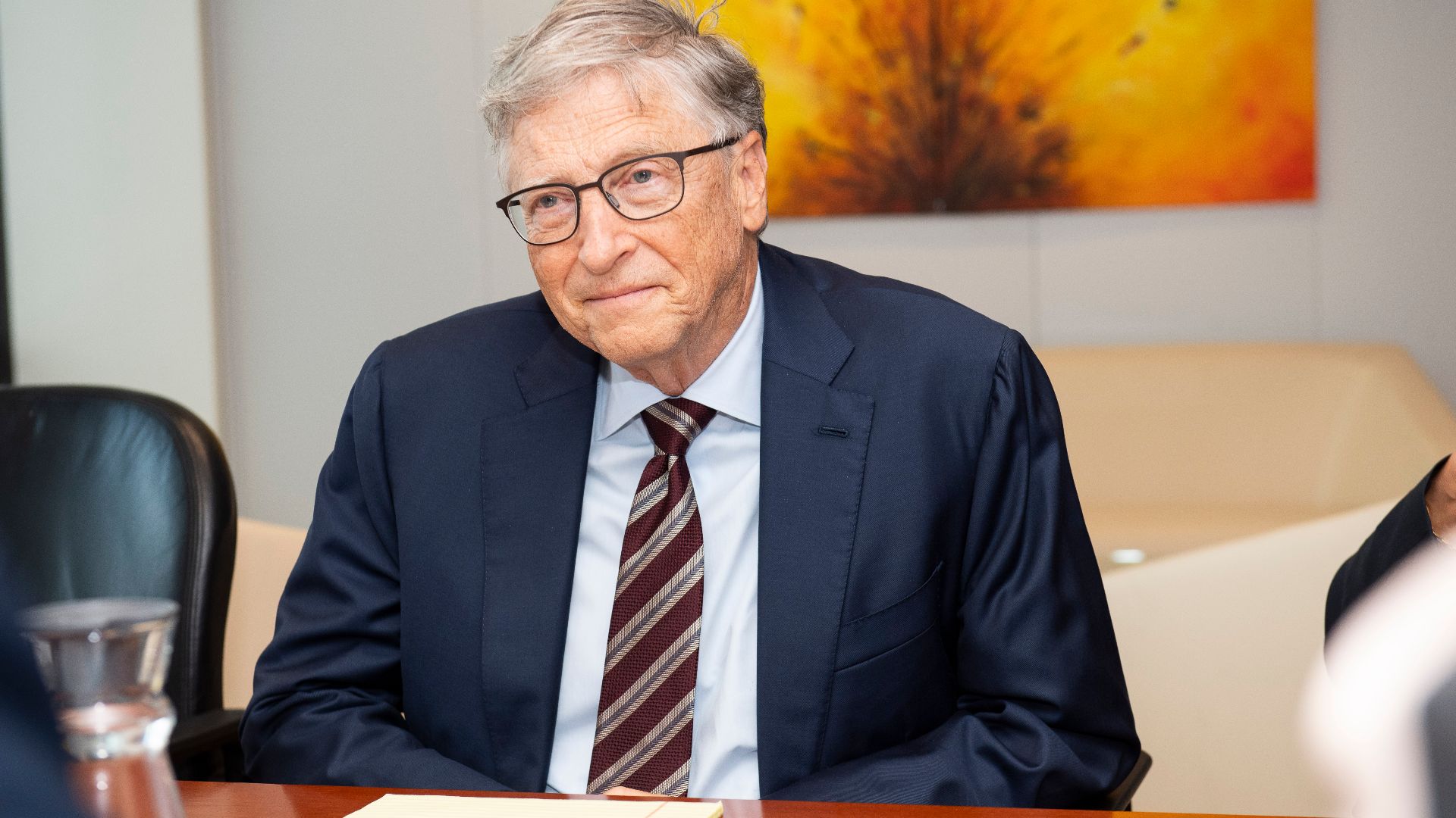 File:Visit of Bill Gates to the European Commission - P062021-967902.jpg