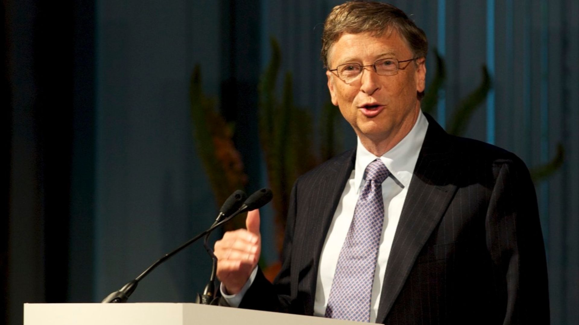 File:Bill Gates, speaking at the UK-hosted GAVI immunisation Alliance pledging event.jpg