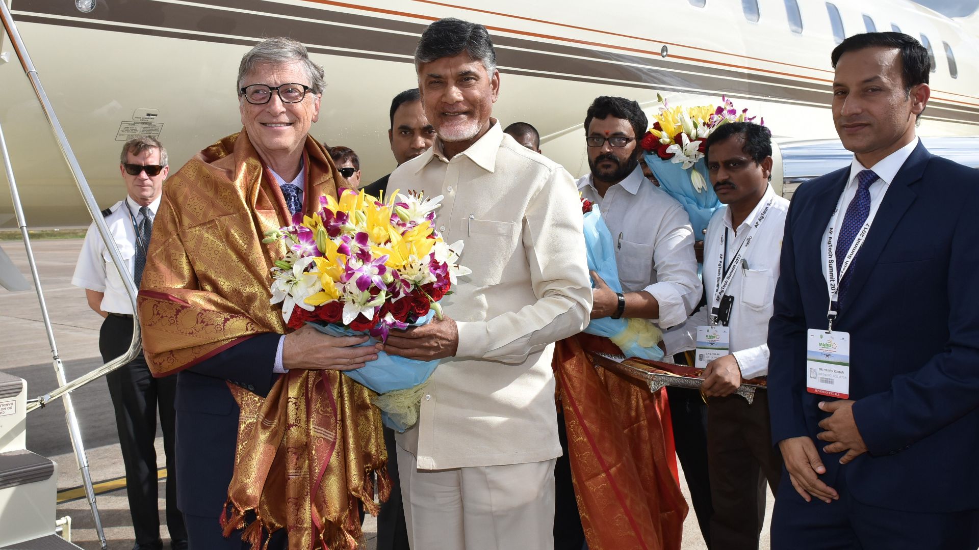 File:Bill gates with CBN and district Collector Praveen kumar at Visakhapatnam.jpg