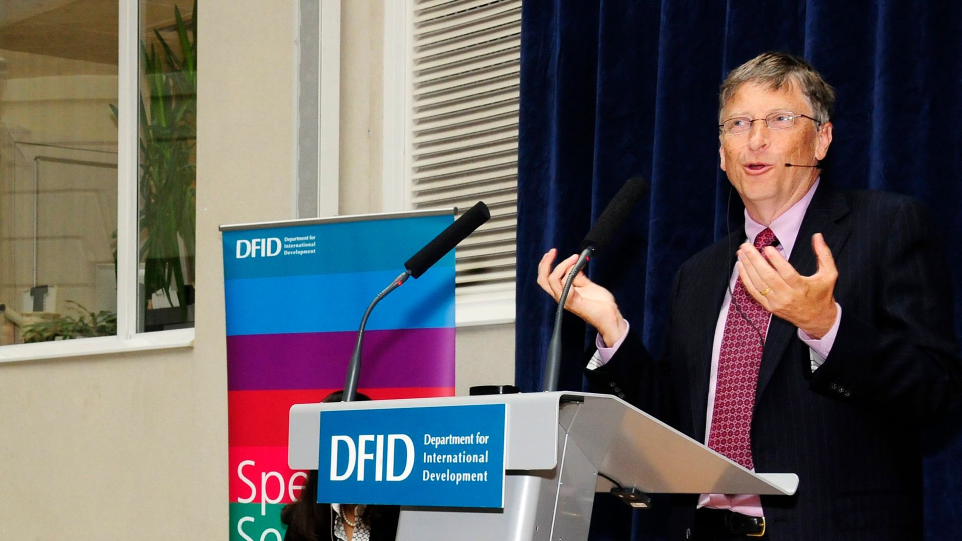 File:Bill Gates speaking at DFID (5093968666).jpg