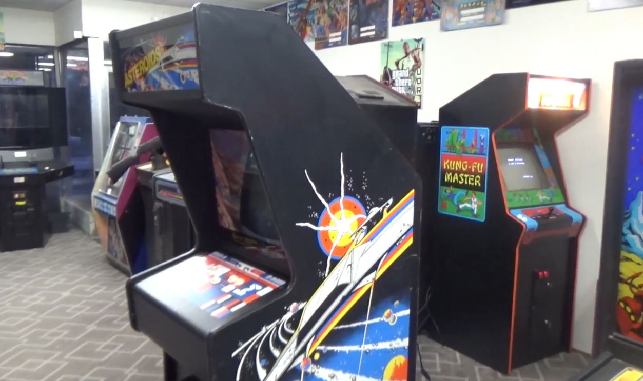 Asteroids (Atari, 1979)