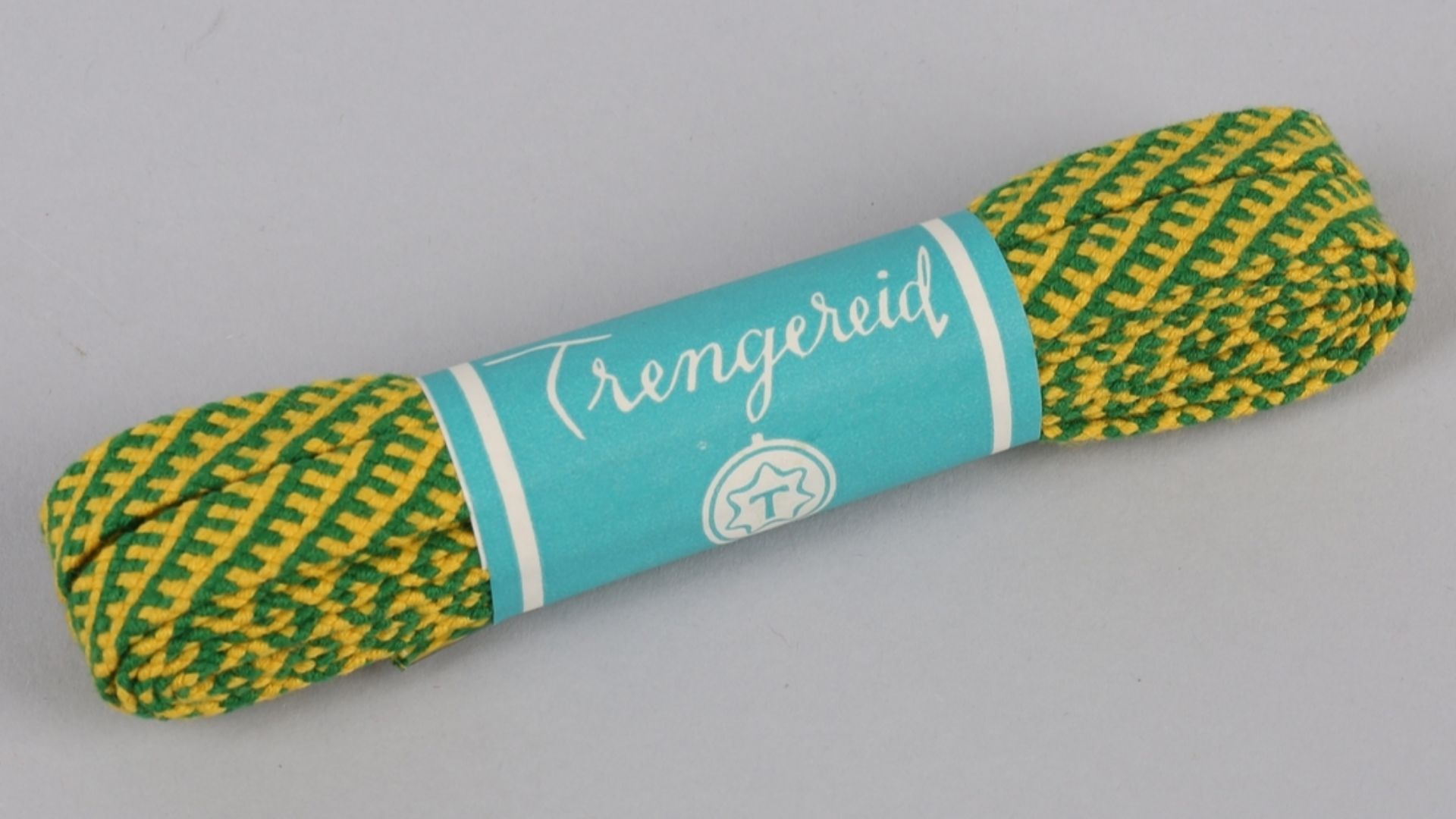 File:Trengereid shoe laces.jpg