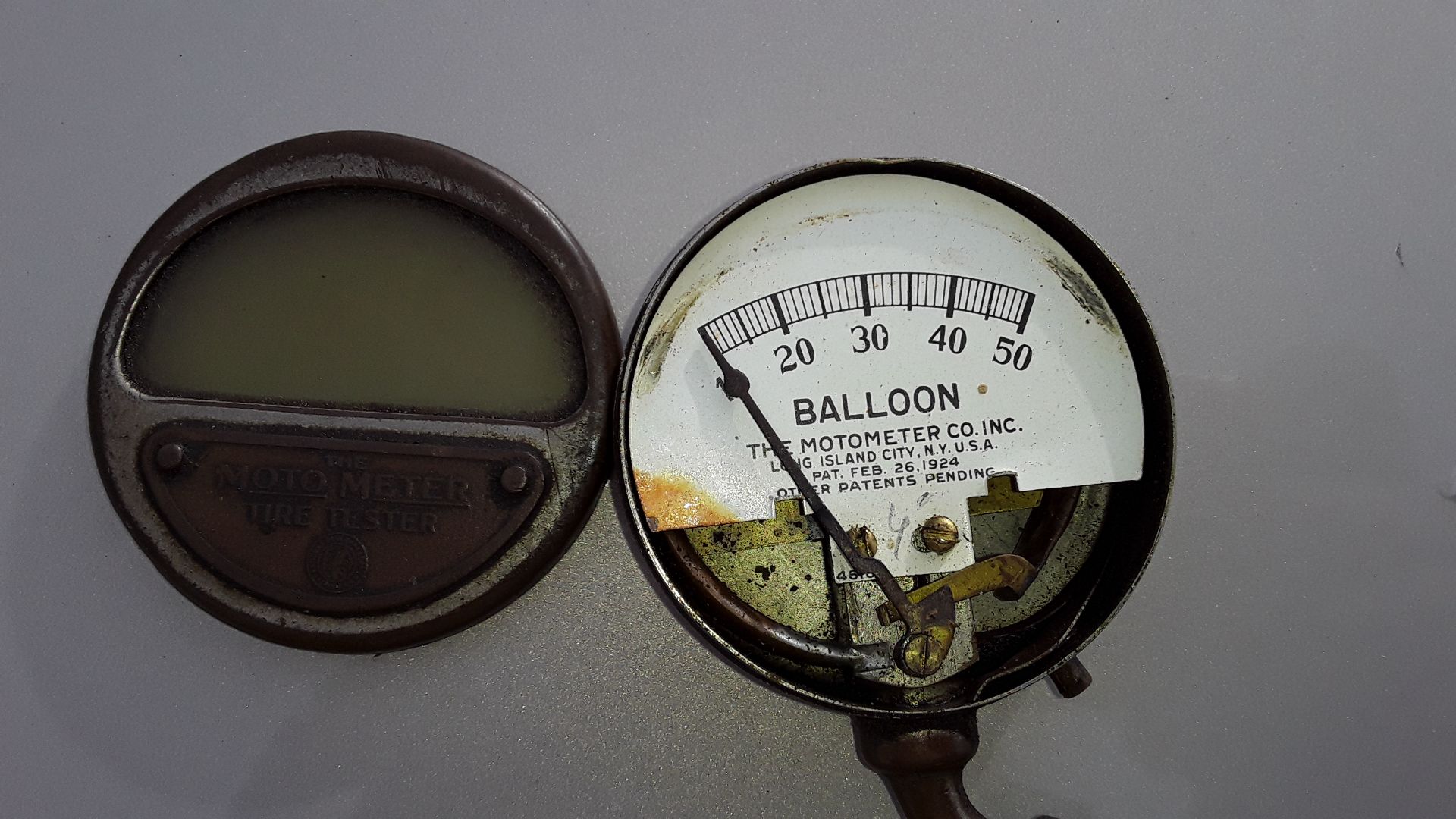 File:The Moto Meter tire tester interior.jpg