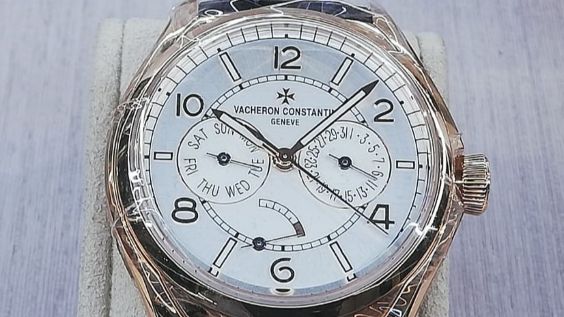 File:Vacheron Constantin FiftySix daydate riserva di carica.jpg