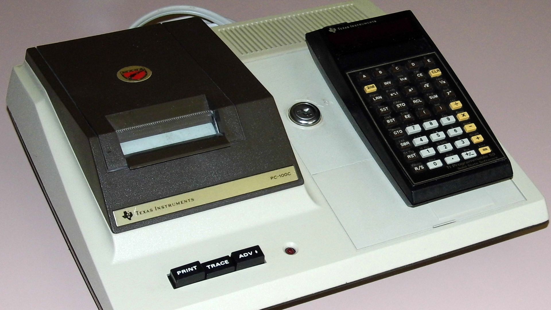 File:Vintage Texas Instruments PC-100C Printing-Security Cradle Circa 1978 With A Texas Instruments TI Programmable 59 Pocket Calculator (TI-59) Introduced 1977, Both Made In USA (21412246055).jpg