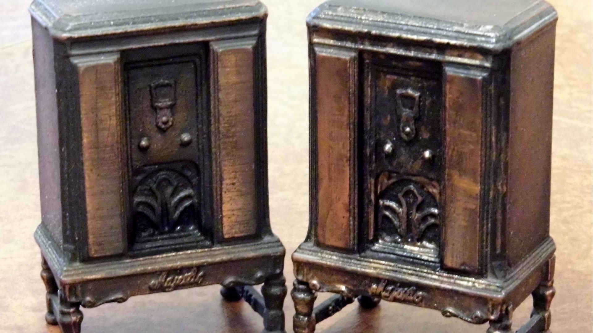 File:Pair of Vintage Cast Iron Majestic Radio Banks, Modeled After a 1930s Majestic Radio Console (8568507531).jpg