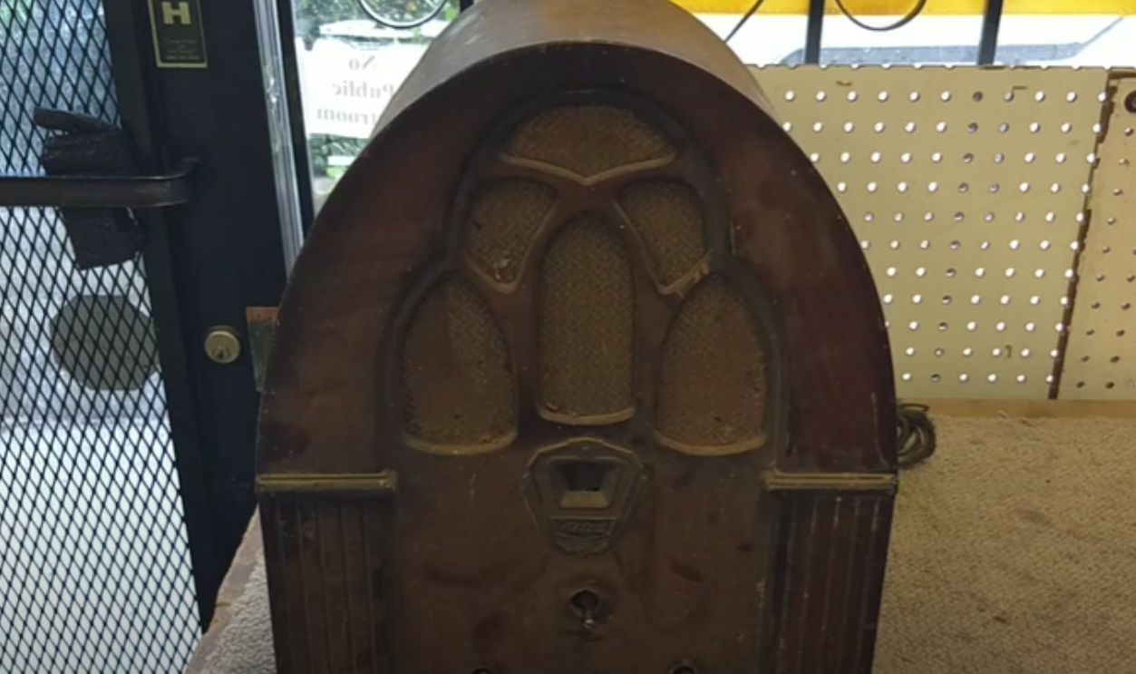 Revere Cathedral Radio 1932