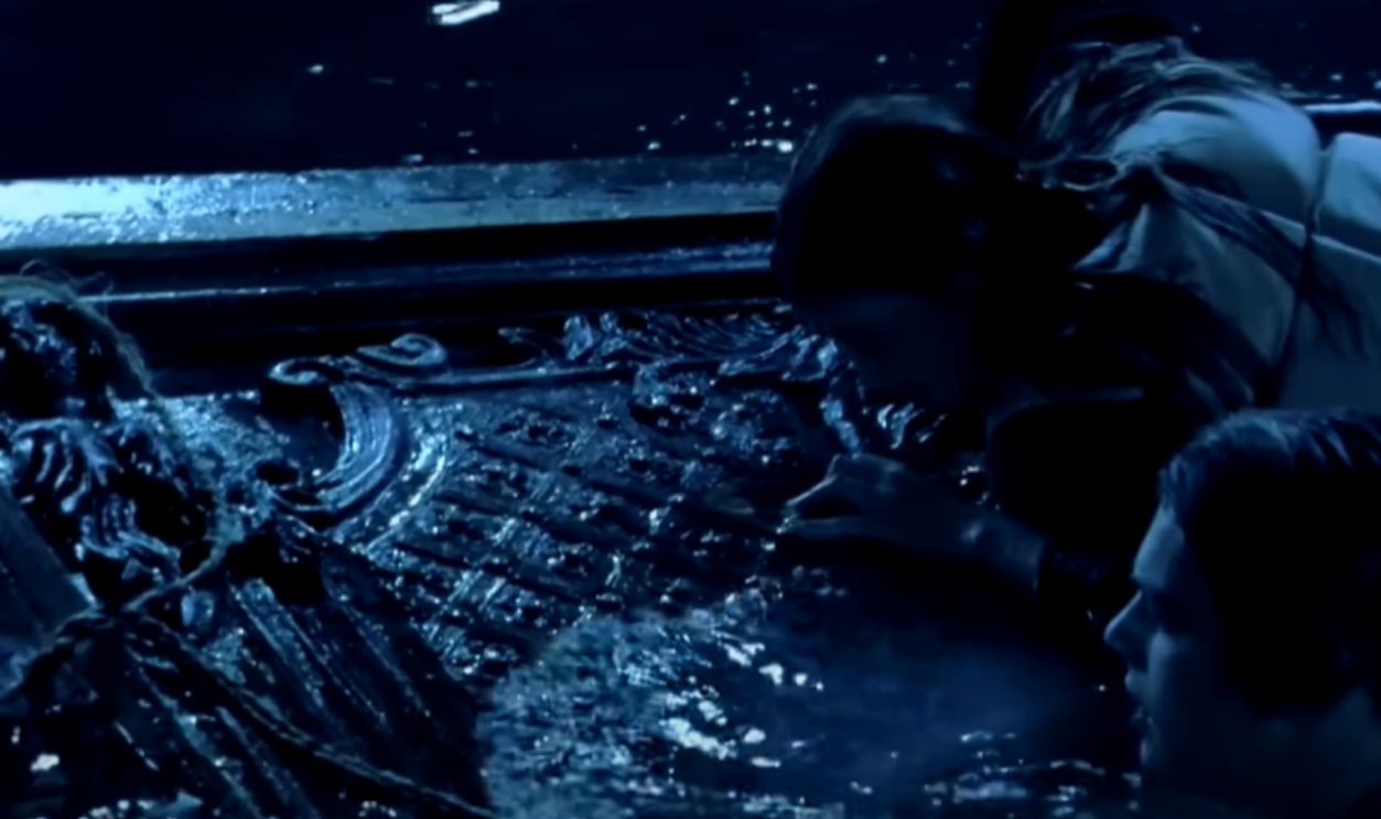 Screenshot from Titanic (1997)