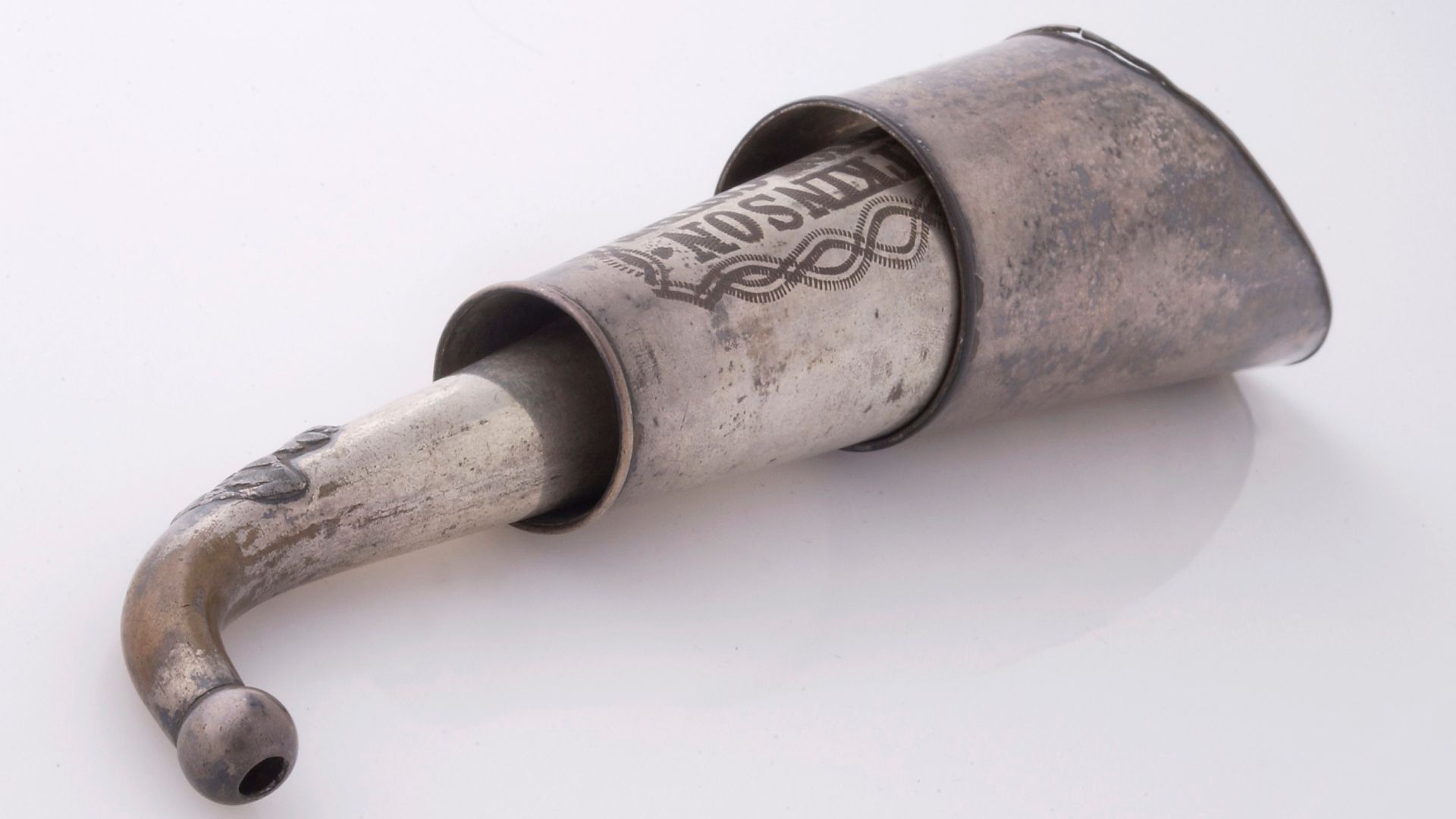 File:A collapsible Victorian ear trumpet made of tin Wellcome L0035639.jpg