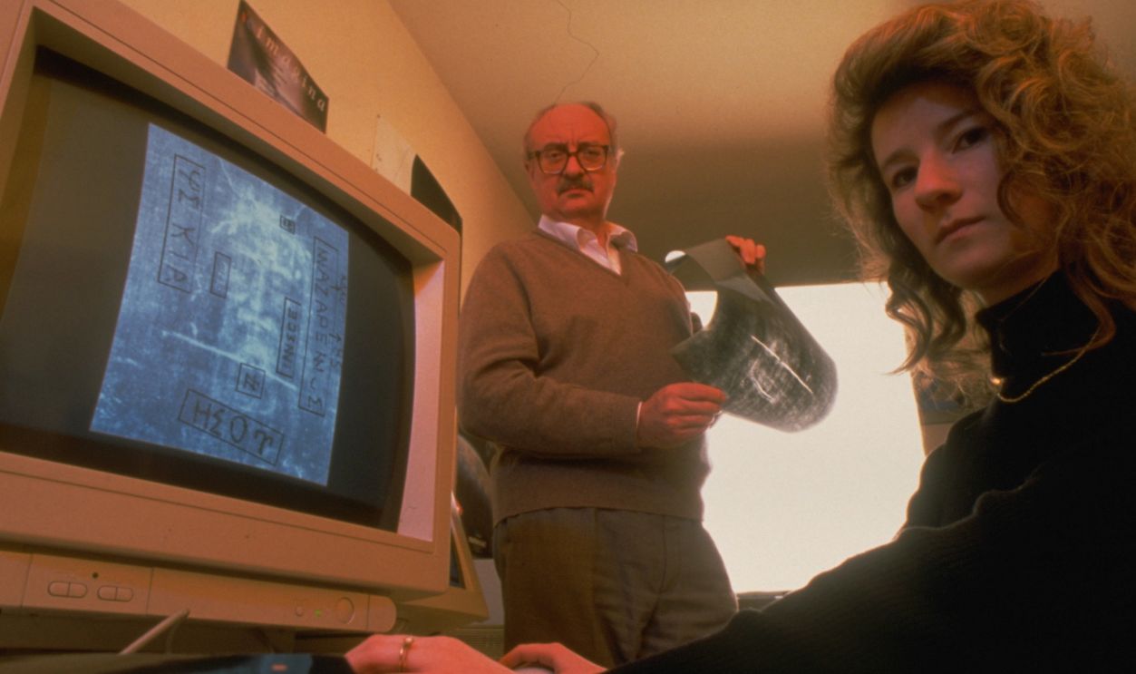 NEW DISCOVERY ABOUT THE TURIN SHROUD