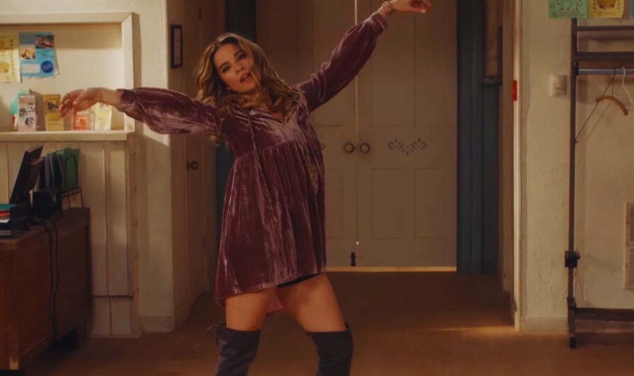 Screenshot from Schitt’s Creek (2015–2020)