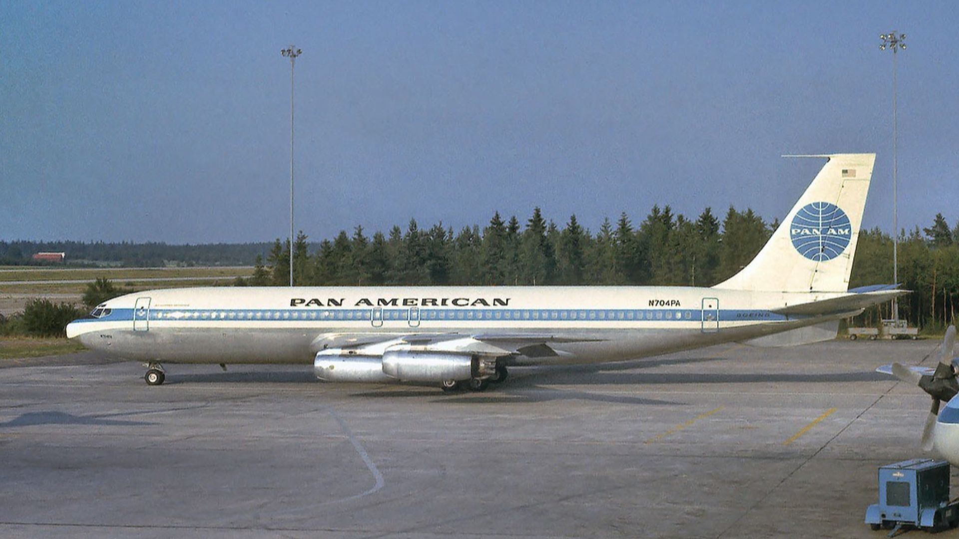 File:Pan Am Boeing 707-331 N704PA - Jet Clipper Defiance, Stockholm Arlanda July 1966.jpg